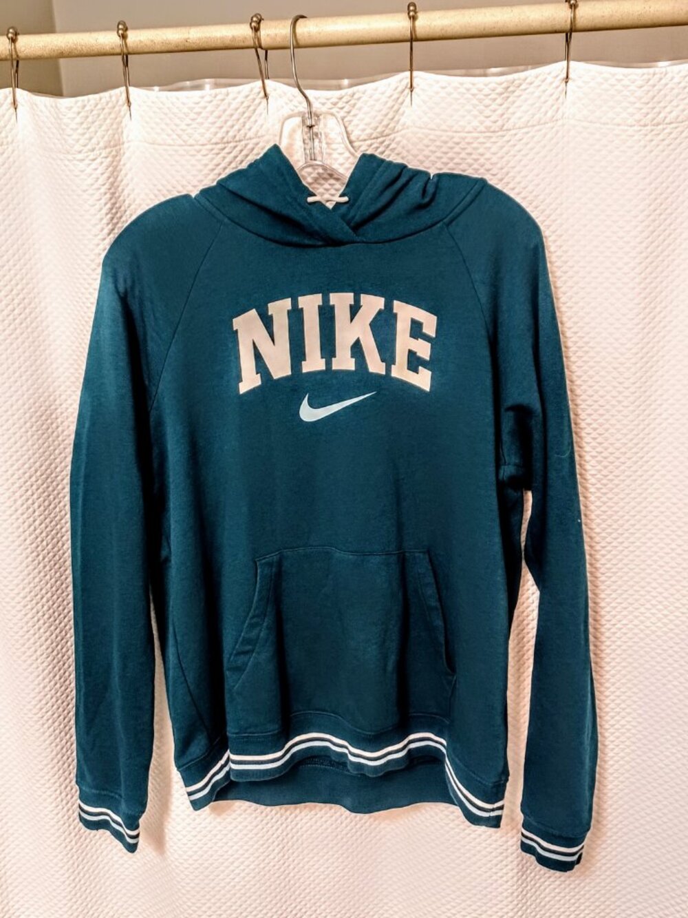 Nike Women’s Medium Green Oversized Varsity Pullover Hoodie EUC - Picture 4 of 13